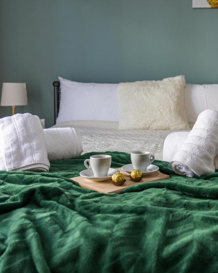 Appartamento Couples Retreat, Fully Equipped Studio/ Loutraki Beach Esterno foto